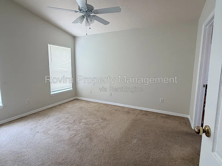 175 Ridgebrook Ct — Photo 8