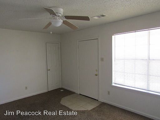 2nd image of 900 N Jeff Davis St