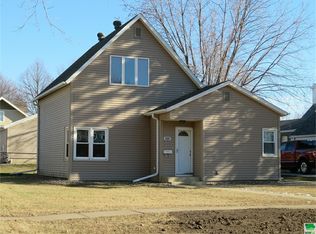 325 Colorado Ave SW, Orange City, IA 51041