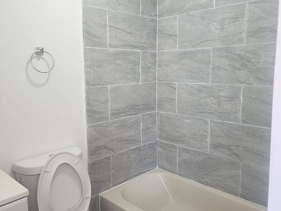 4th image of 539 SW 7th Ct #1080