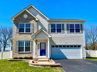 584 Donna Ave, Aurora, IL 60505