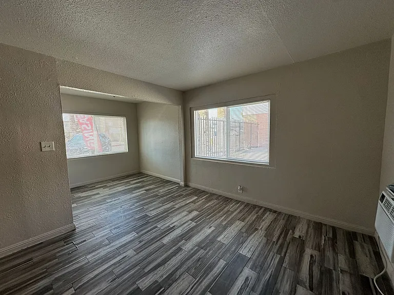 2105 Sunrise Ave — Photo 17