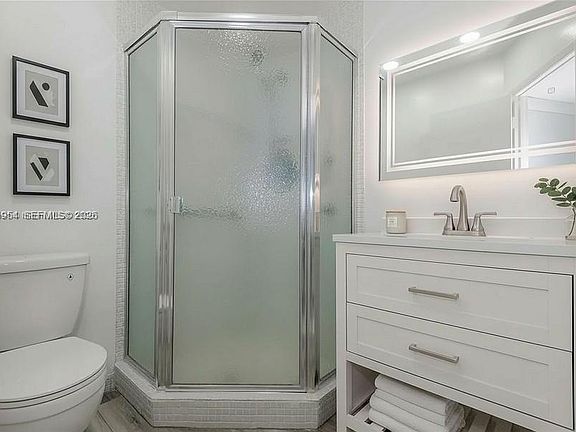 4th image of 5141 W Oakland Park Blvd #210