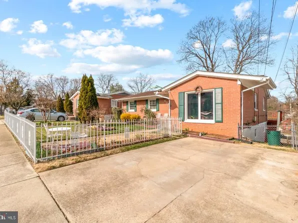 408 Hayworth Pl, Oxon Hill, MD 20745