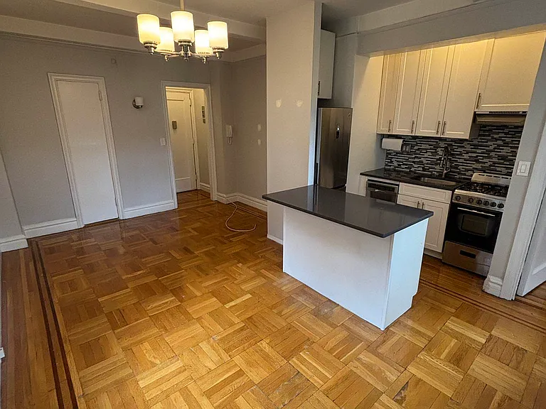 133 W 71st St #6D — Photo 12