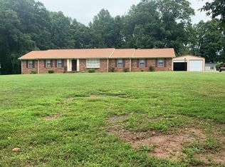 904 Callands Rd, Chatham, VA 24531