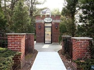 100 E Palisade Ave #D1-10, Englewood, NJ