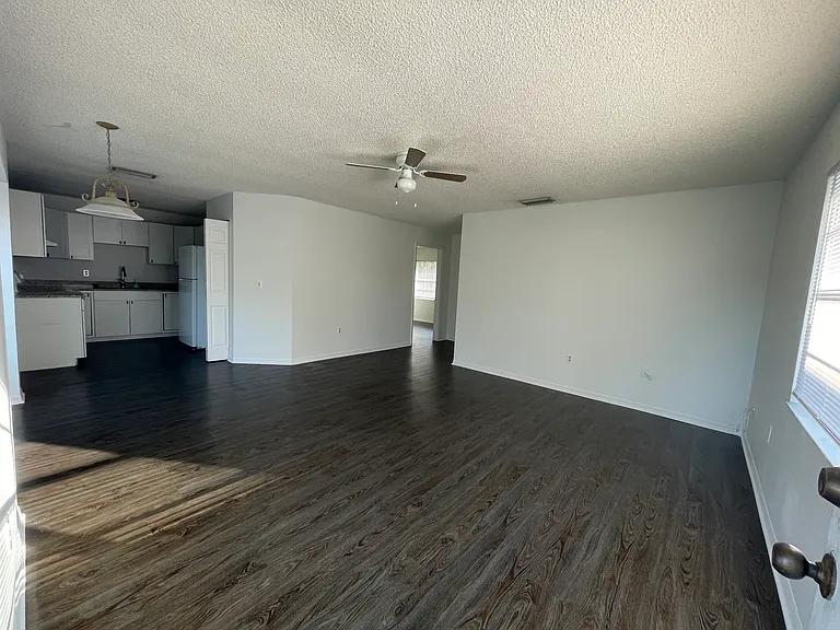 305 Camillia Ln #A — Photo 10