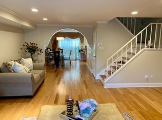 3127 E Village Rd, Holland, PA 18966