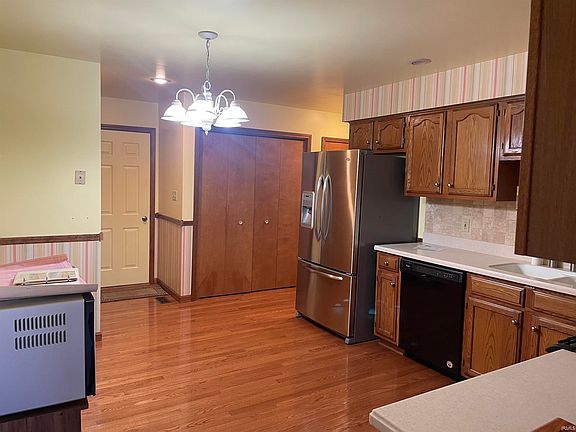 3rd image of 3024 Capitol Blvd