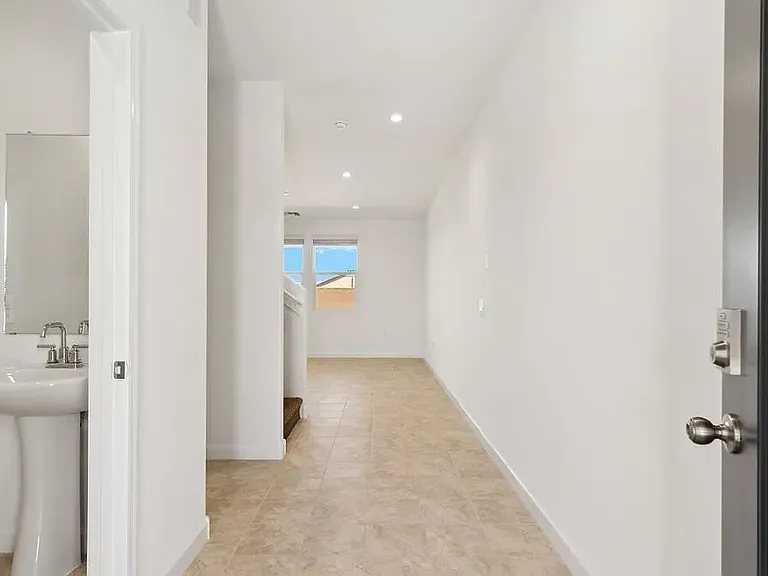 2761 W Sheppard Ave — Photo 6