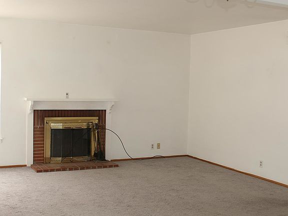 4th image of 347 Newman Dr