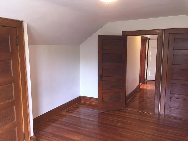 130 Lasalle St — Photo 10