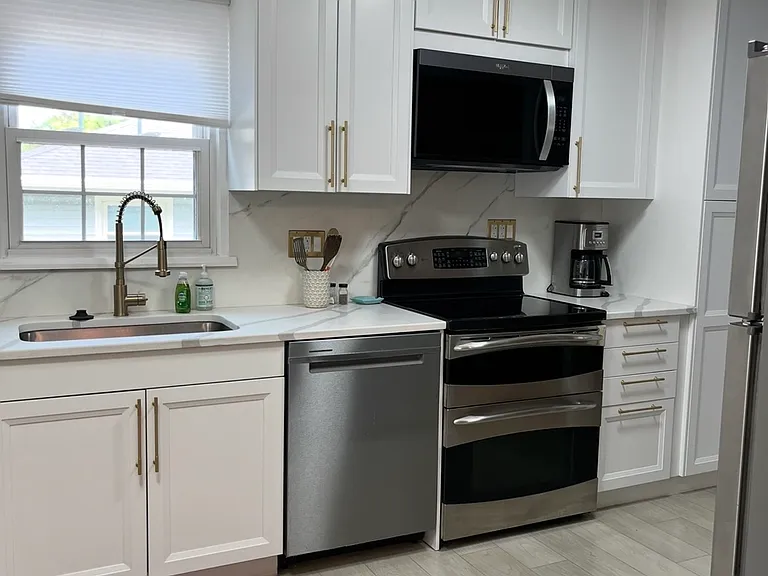 1001 W Boston Ave — Photo 2