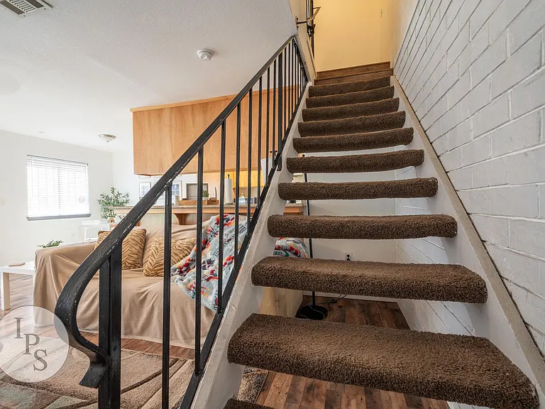 2767 W Fairmont Ave #101 — Photo 9