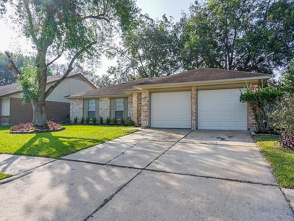 3rd image of 16307 La Gloria Dr