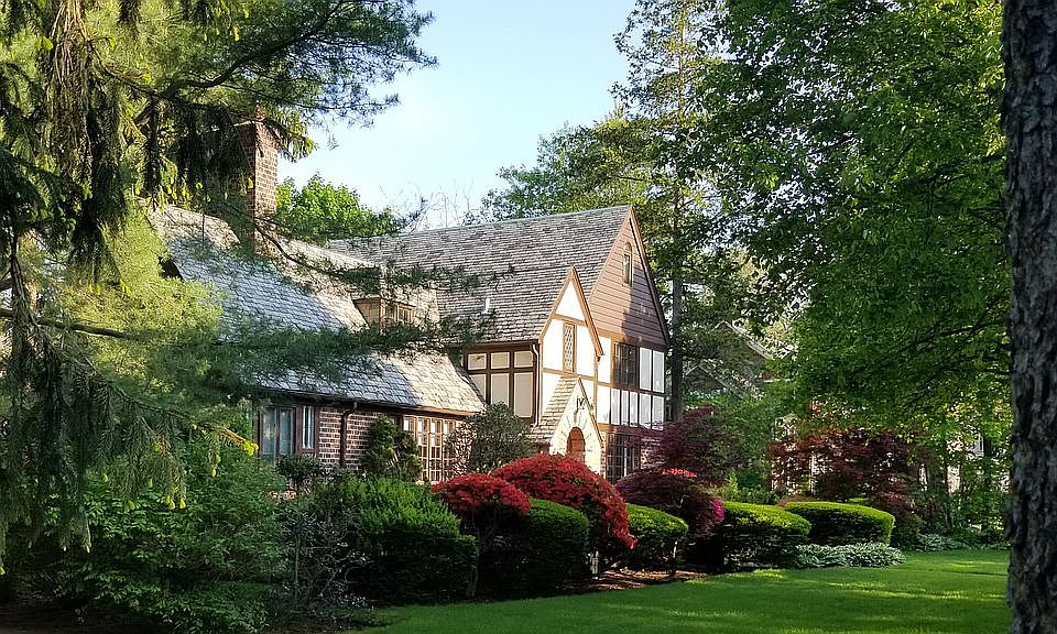 1st image of 76 Oxford Blvd