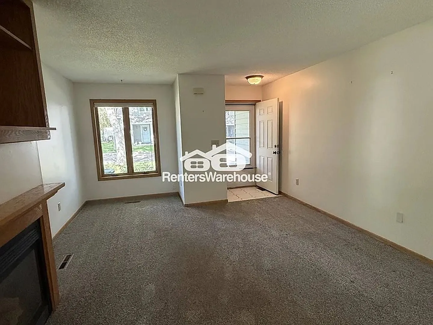Available October 5th 3 Bedroom 2 Bath Townhouse in Chaska — Photo 2