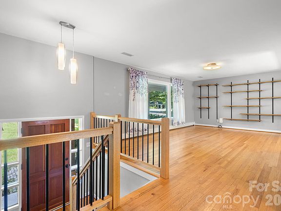 2nd image of 267 25th Ave NW