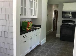 83 Newmarket Rd, Durham, NH 03824