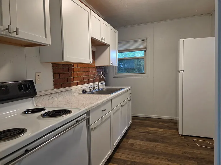 946 S Hampton Rd — Photo 11