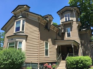 40 Mischa Ct APT 200, Lake Zurich, IL 60047