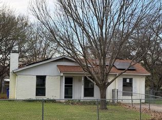 329 Walnut Ave, Azle, TX 76020