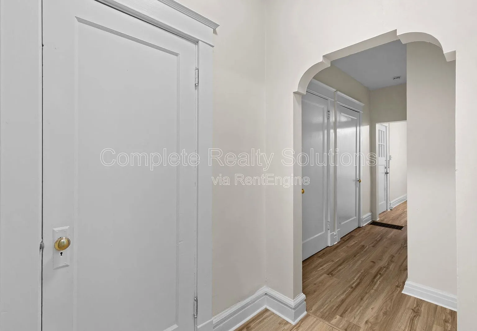 1 bed, 1.0 bath, 725 sqft, $795 — Photo 2