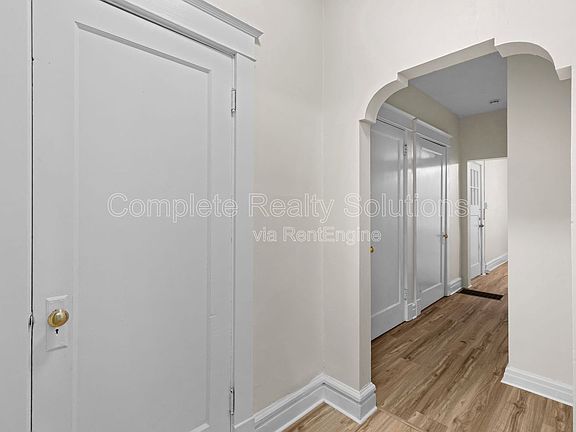 2nd image of 4301 S 38th St APT 1S