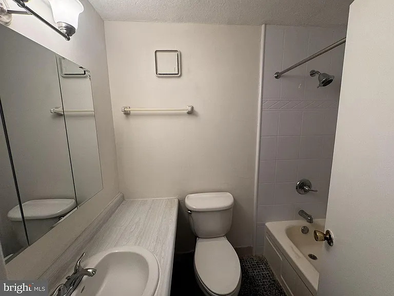 120 N Bethlehem Pike #305-A — Photo 10