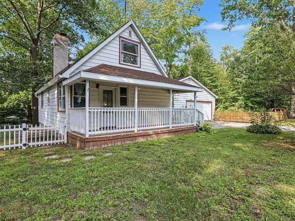 7339 Lakewood Rd, Lexington, MI 48450