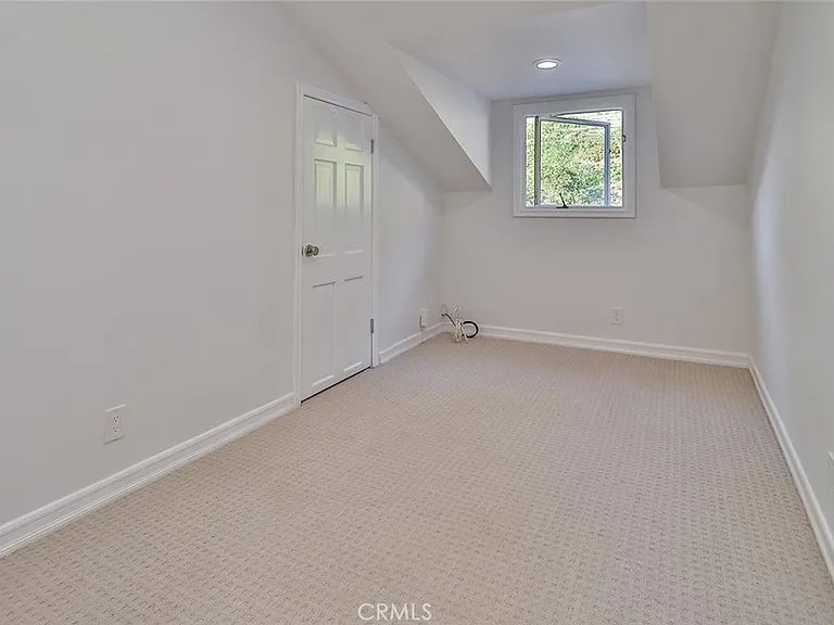 3373 Coy Dr — Photo 36