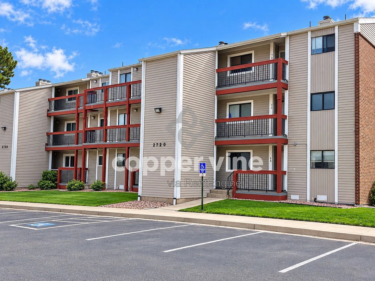 1 bed, 1.0 bath, 829 sqft, $1,360 — Photo 1