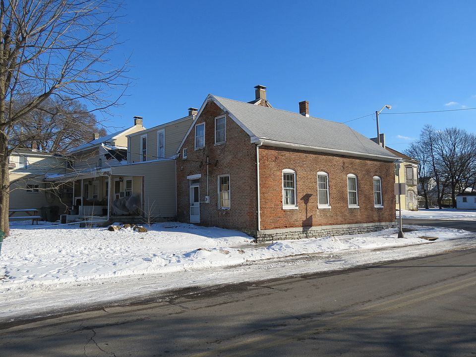1st image of 602 S East St