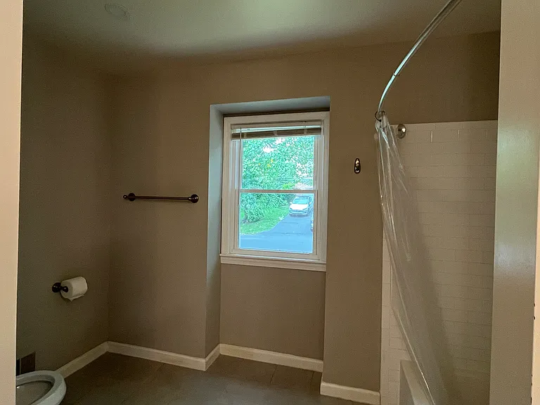 6833 Melrose Dr — Photo 12