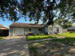 20604 E Ten Mile Rd, Saint Clair Shores, MI