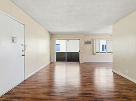 1475 S Wooster St, Los Angeles, CA