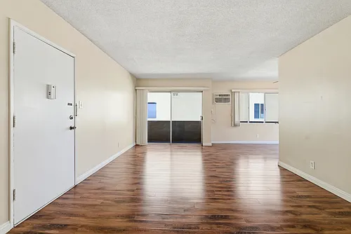 1475 S Wooster St #4 Photo 1