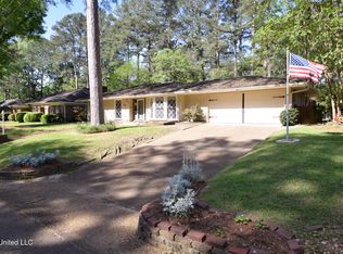 5365 Farnsworth Dr, Jackson, MS 39211