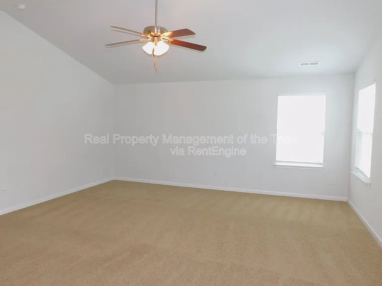 390 Spaulding St — Photo 19