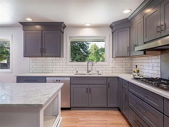 3rd image of 1429 S Rockwood Blvd