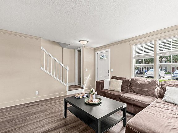 4th image of 209 Old English Drive