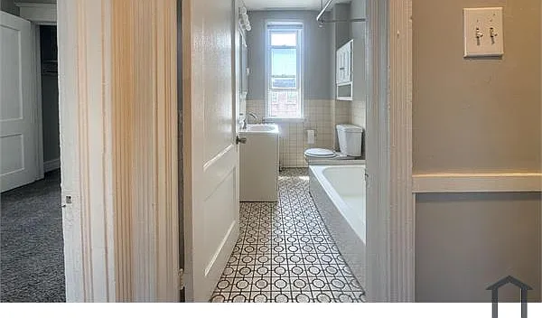 2 bed, 953 sqft, $1,300 — Photo 2