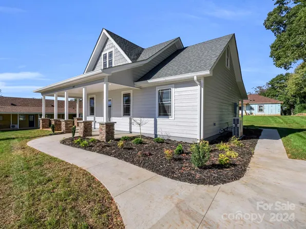 249 Pennsylvania Ave, Spindale, NC 28160