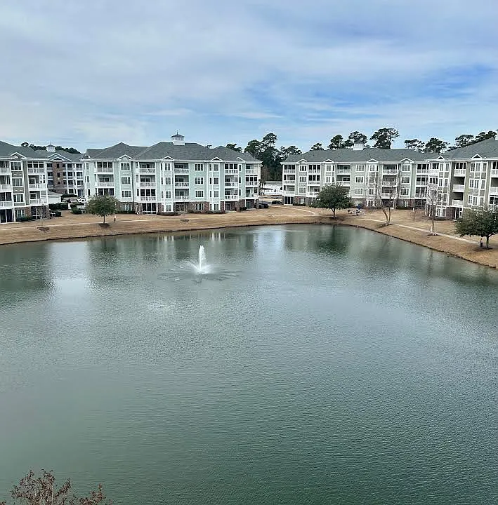 4837 Luster Leaf Cir #404