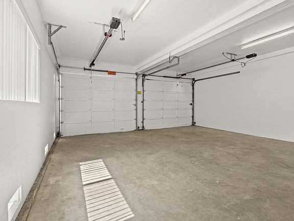 5th image of 1399 Park Ave