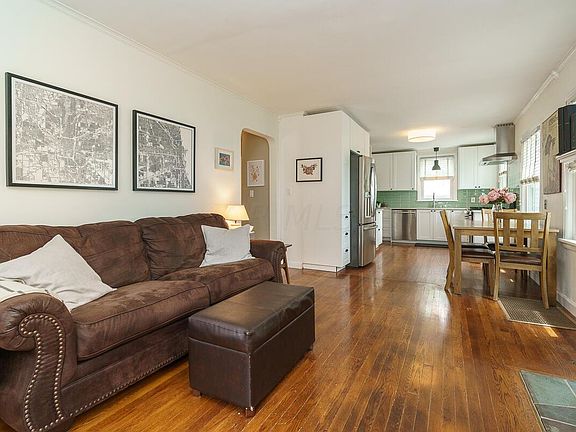 5th image of 2786 Kensington Pl E