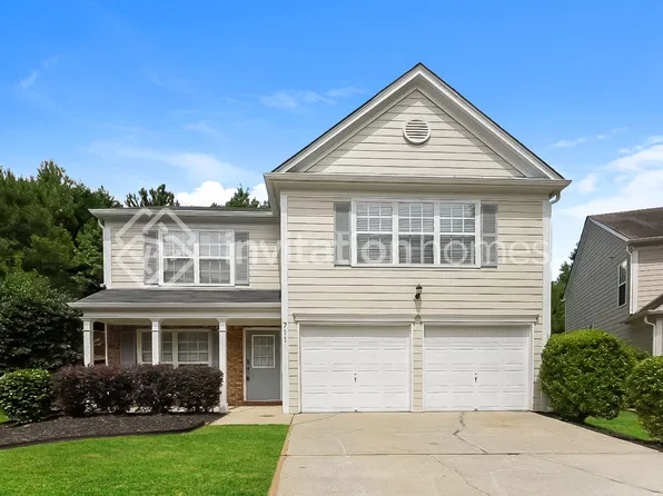 711 Castleton Ln, Woodstock, GA 30189