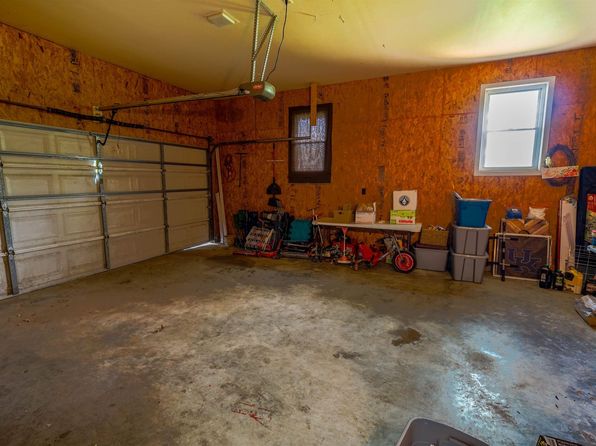 3409 Benton Rd, Paducah, KY 42003
