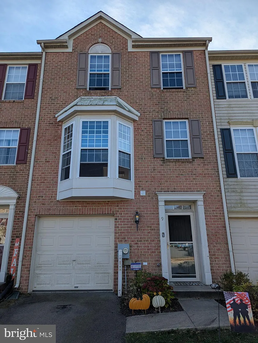 9 Merion Cir photo 1